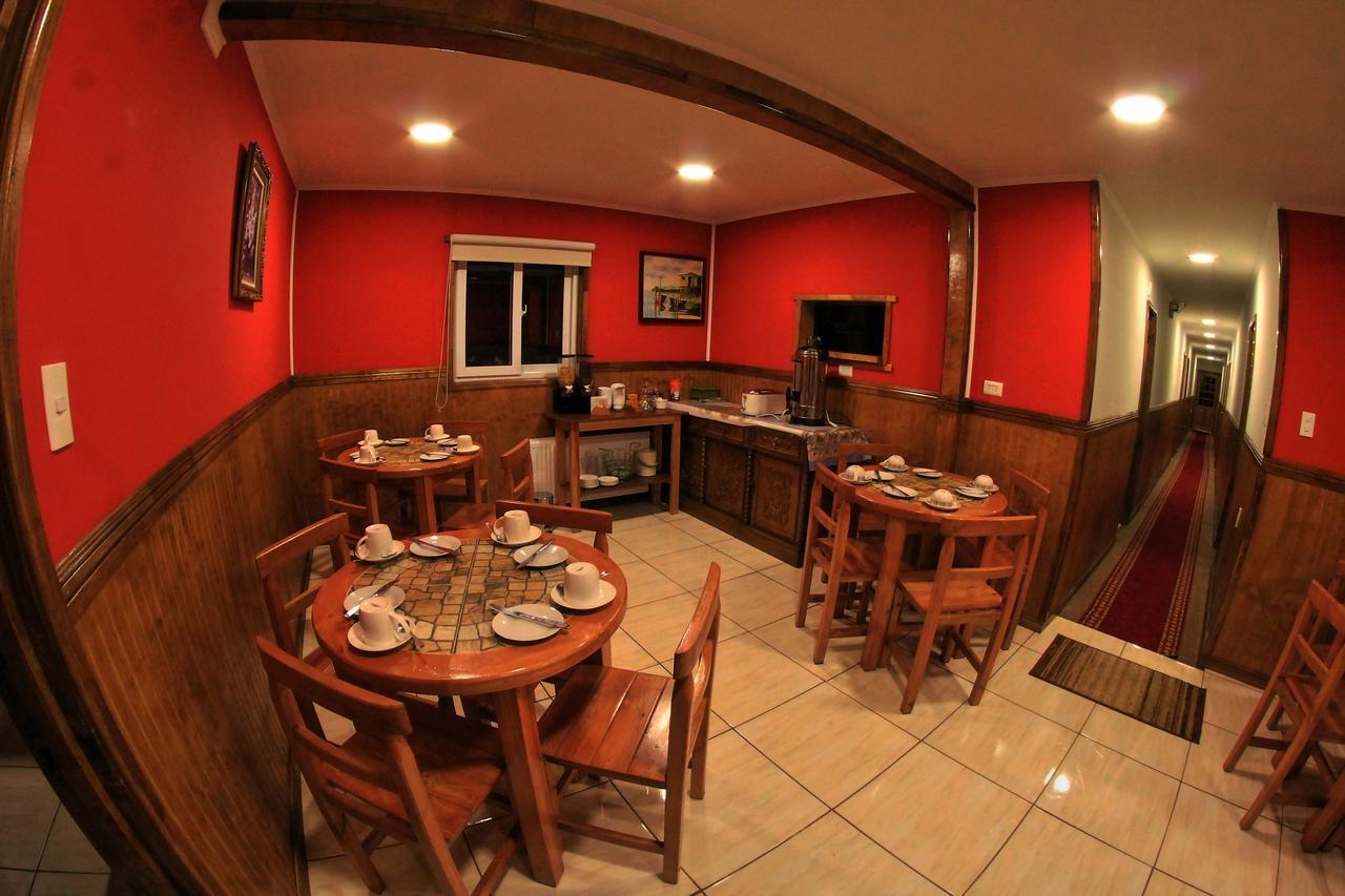Hostal America En Puerto Natales Kültér fotó